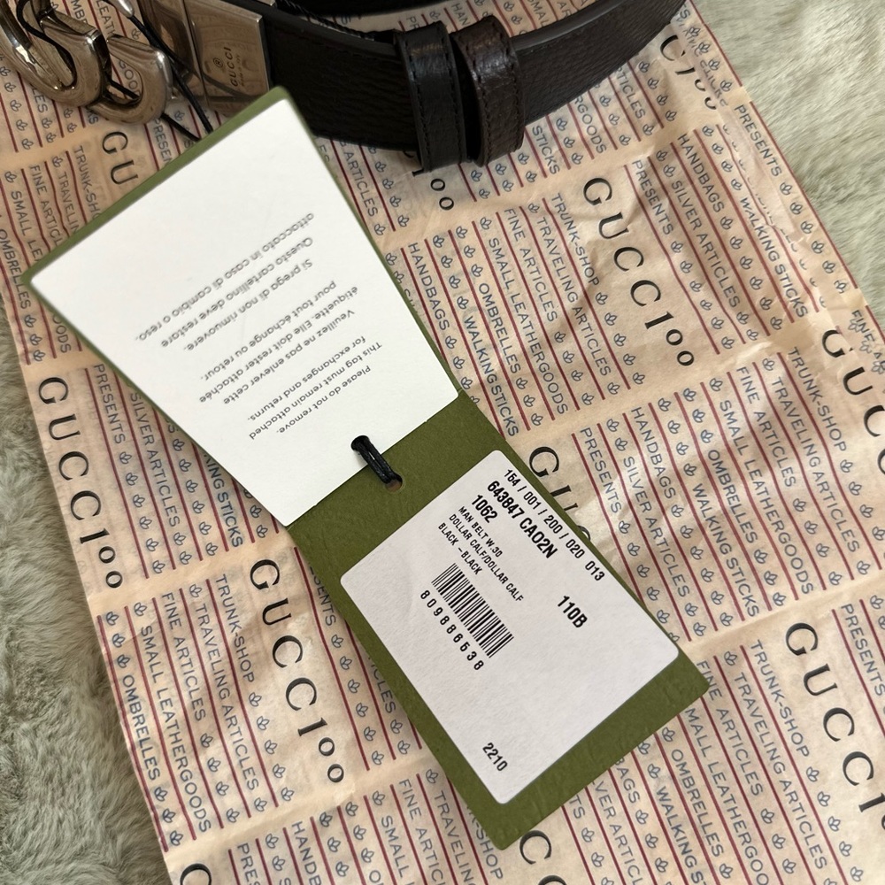 GG Marmont reversible belt
Gucci belt Black leather reverses to brown leather - Picture 7 of 13